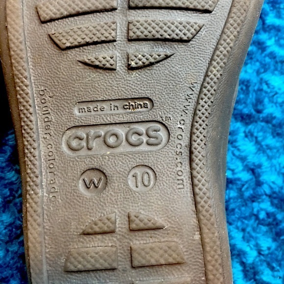 Women’s Slip On CROC Sandals - Picture 7 of 9